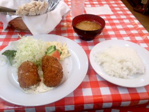 カニクリームコロッケ定食